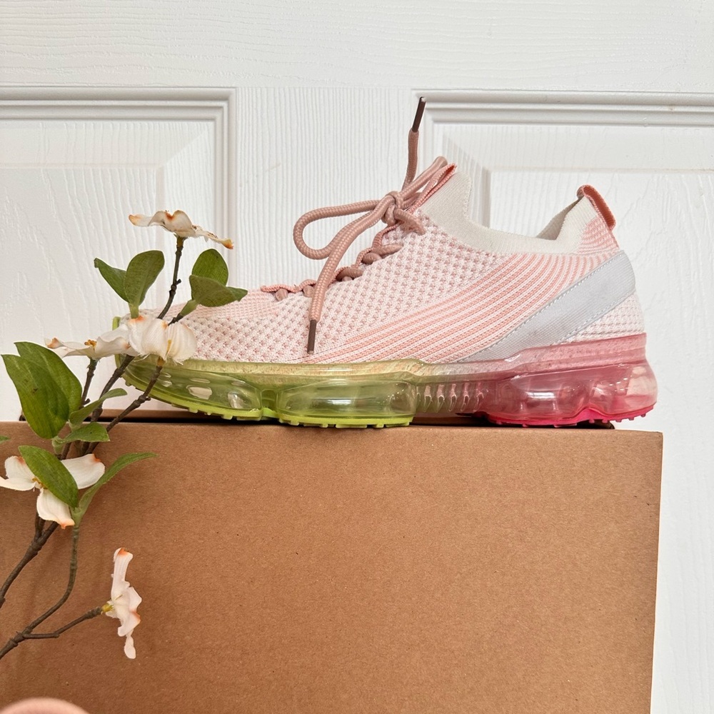 LA SHEELAH ~ Stylish Pink and Green Women's Breathable Stretch Sneakers size 7 - Picture 4 of 7